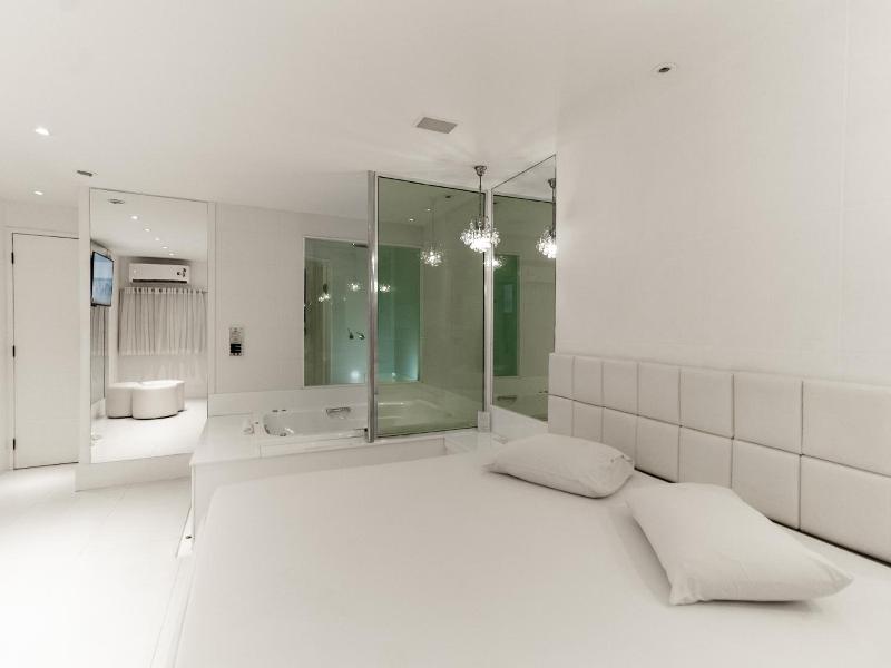Bambina Hotel -adultos Somente image