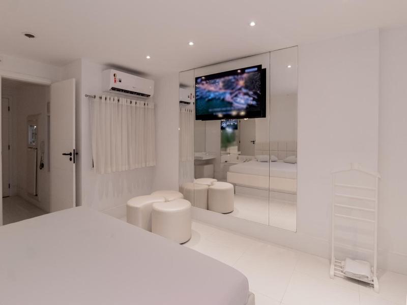Bambina Hotel -adultos Somente image