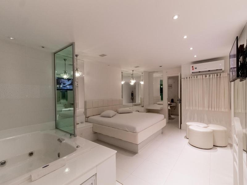 Bambina Hotel -adultos Somente image