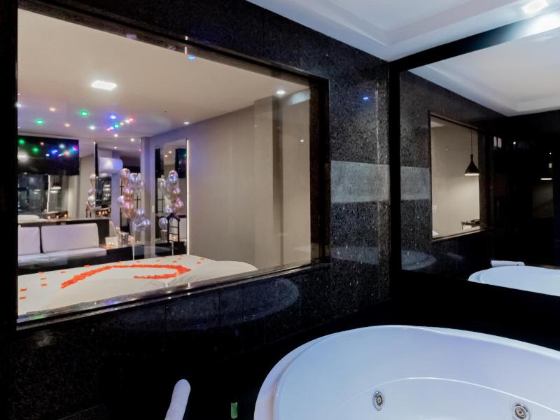 Bambina Hotel -adultos Somente image