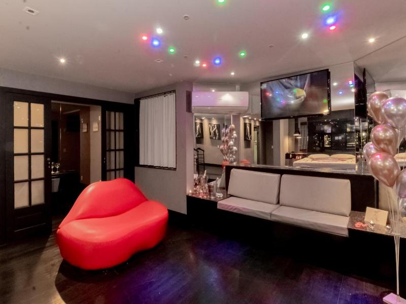 Bambina Hotel -adultos Somente image
