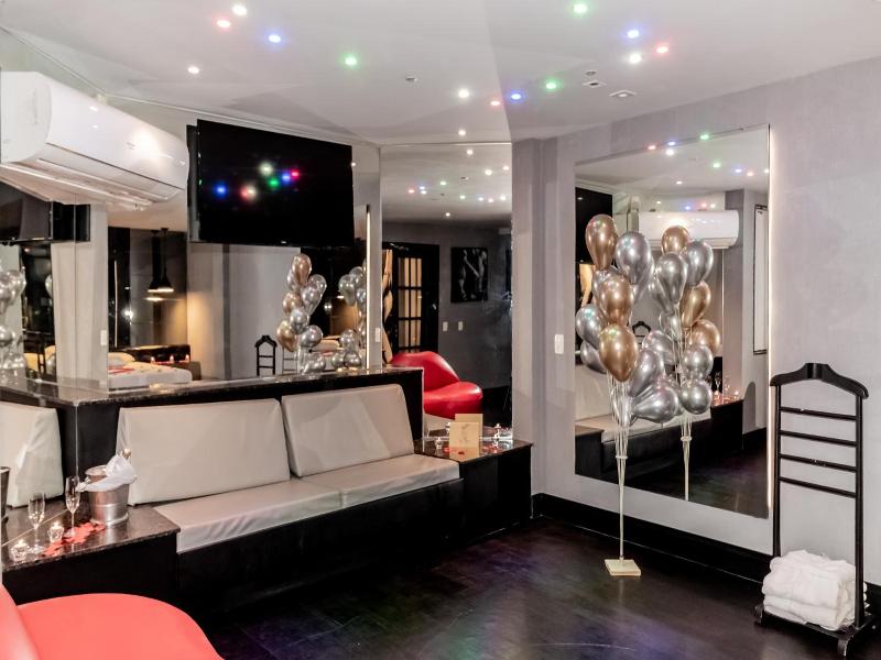 Bambina Hotel -adultos Somente image