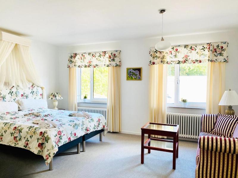 Hotel Højbysø image