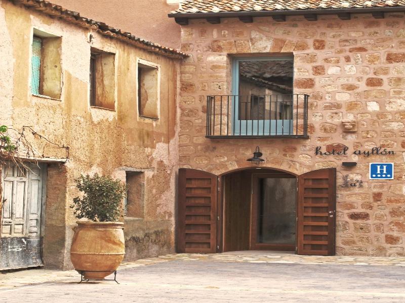 Hotel Ayllon image