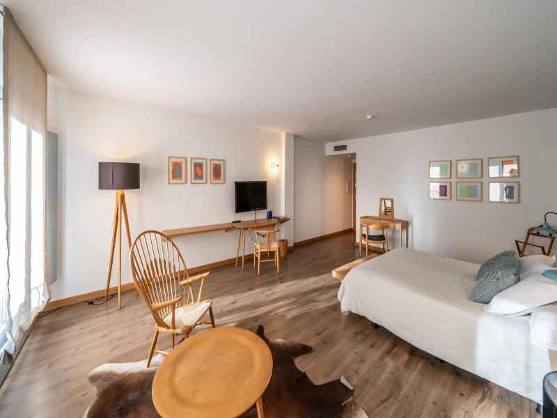 Hotel Ayllon image