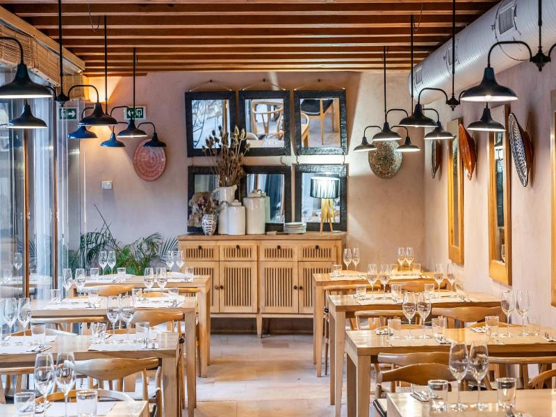 Hotel Ayllon image