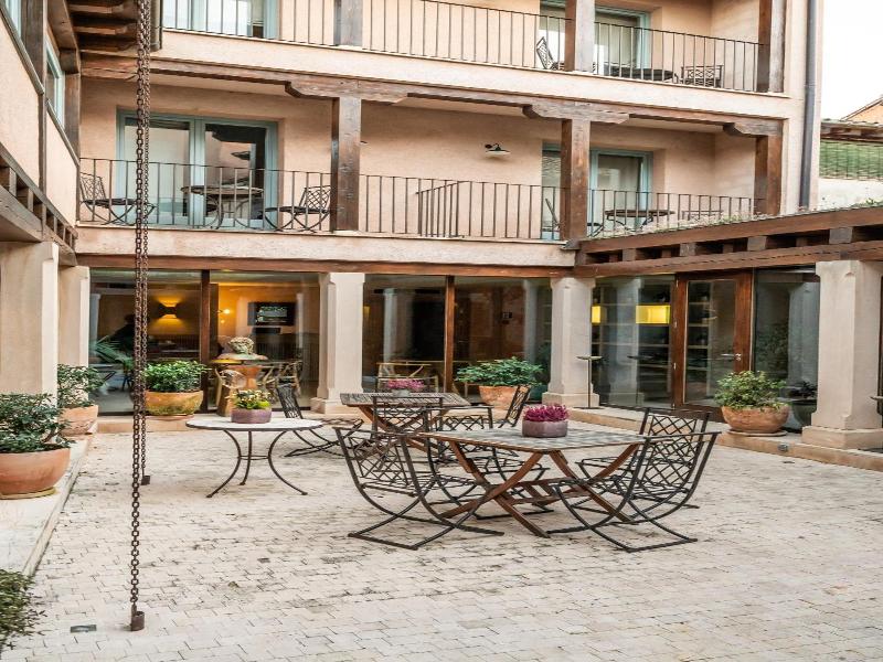 Hotel Ayllon image