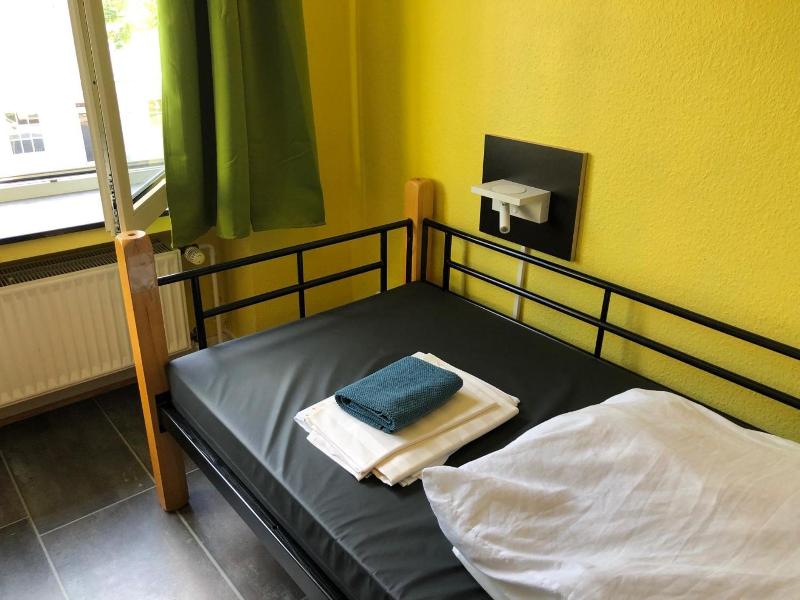 Backpackers Düsseldorf - Self Check-in image