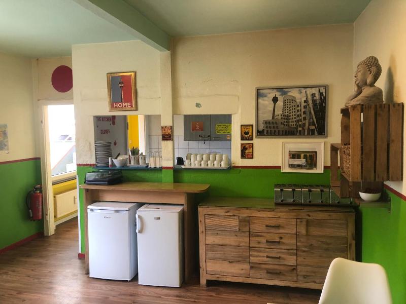 Backpackers Düsseldorf - Self Check-in image