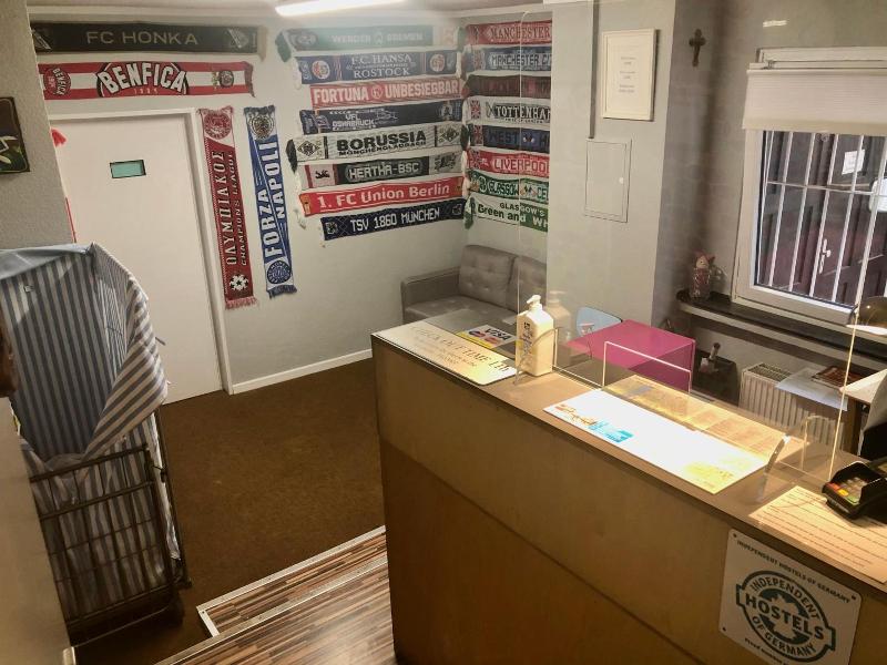 Backpackers Düsseldorf - Self Check-in image