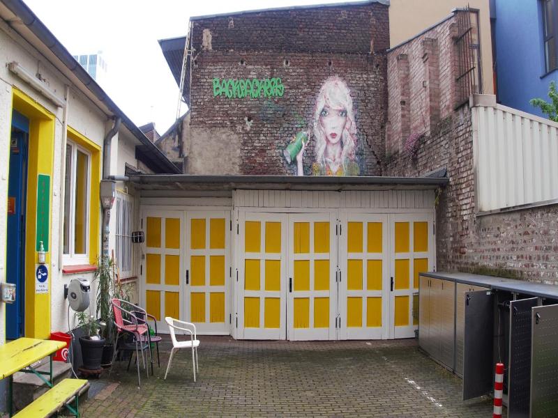 Backpackers Düsseldorf - Self Check-in image