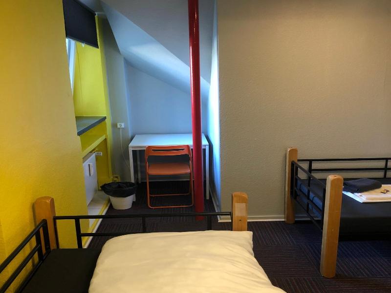 Backpackers Düsseldorf - Self Check-in image