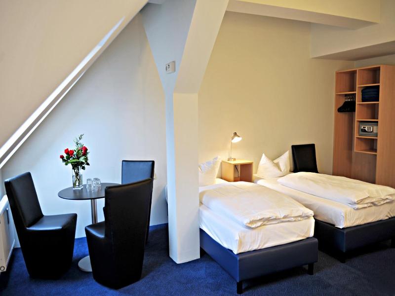 Hotel Transit Loft image