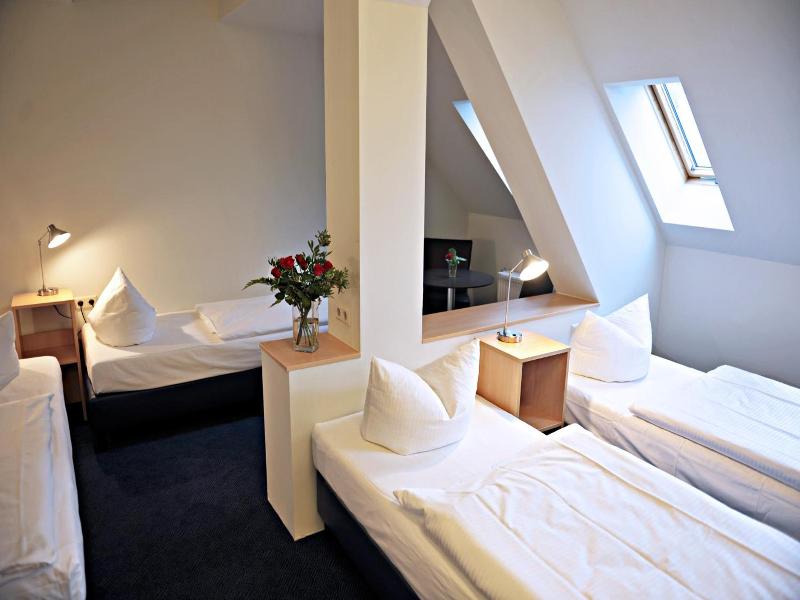 Hotel Transit Loft image