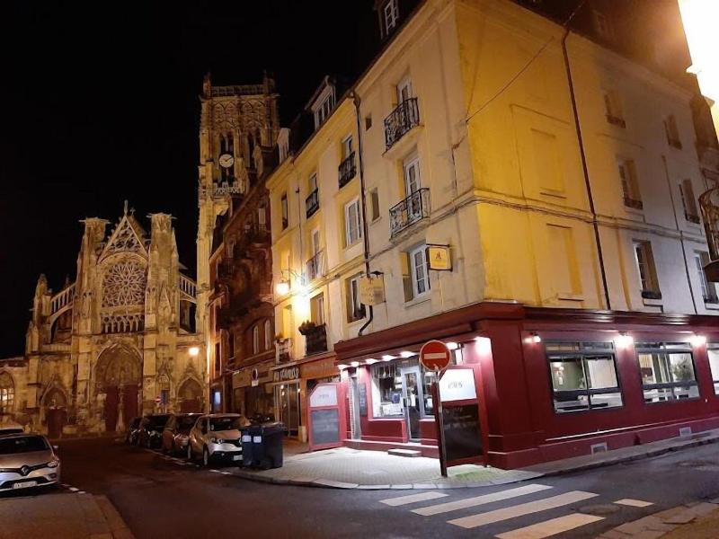 Hôtel Au Grand Duquesne image