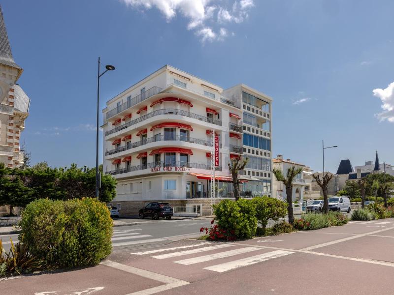 Family Golf Hotel image