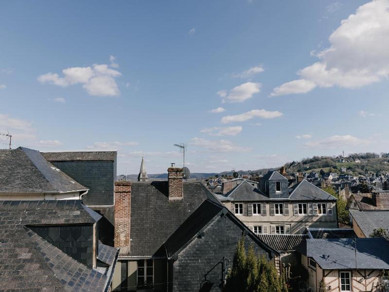 La Maison De Lucie image