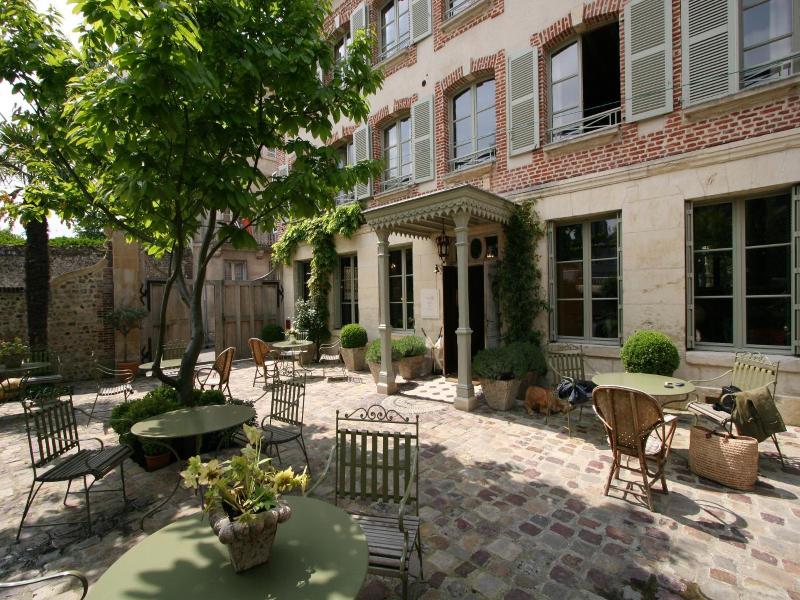 La Maison De Lucie image
