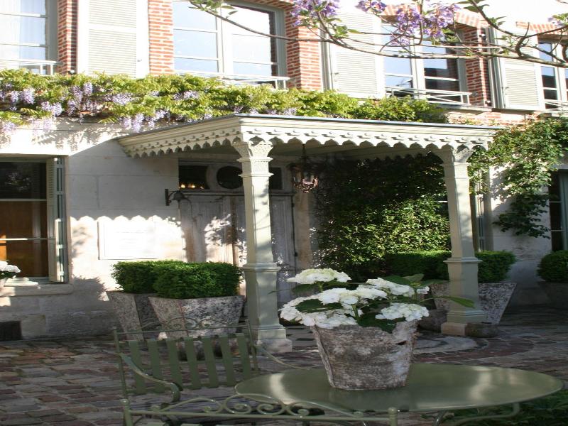 La Maison De Lucie image