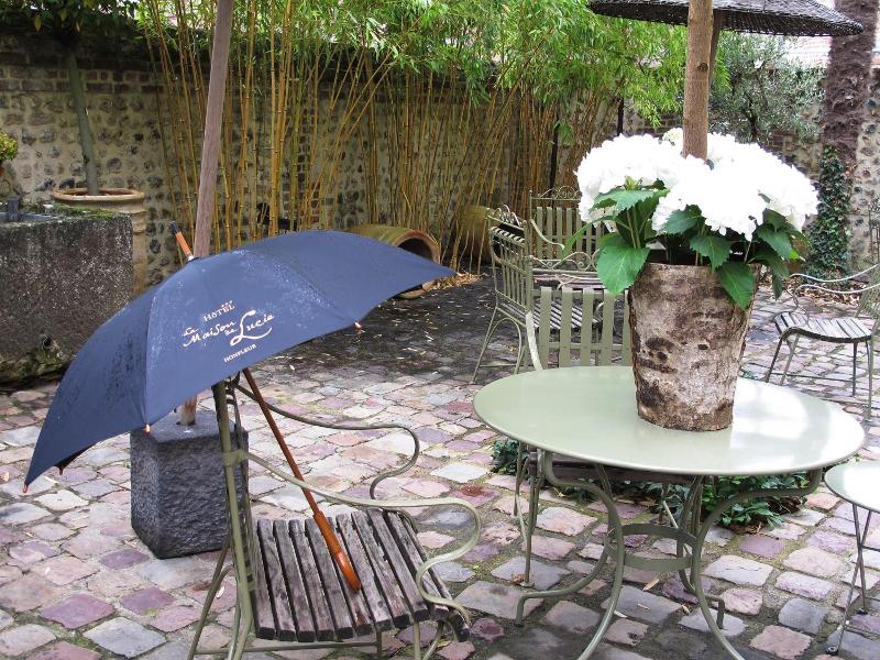 La Maison De Lucie image
