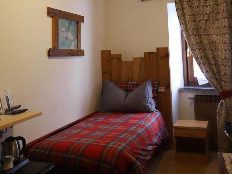 Hotel Bucaneve image