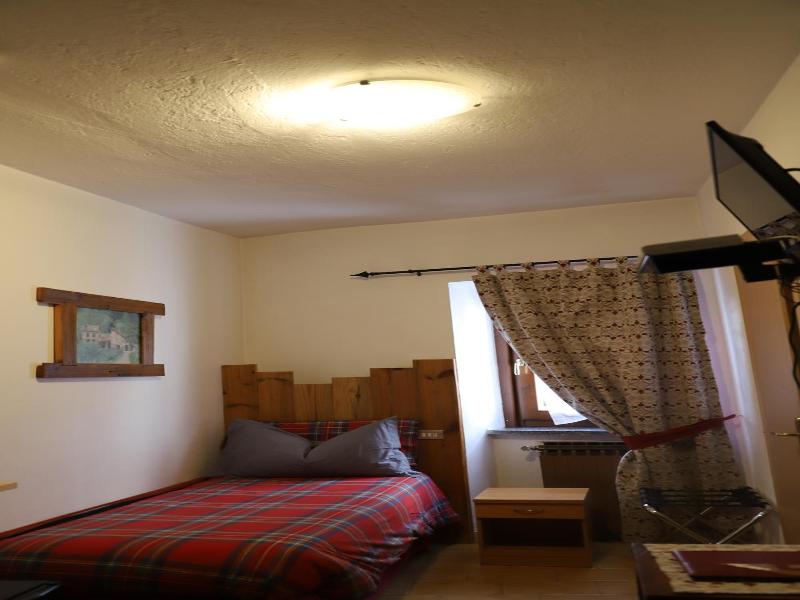 Hotel Bucaneve image
