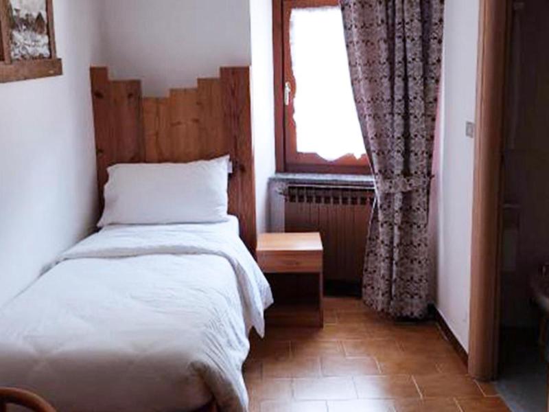 Hotel Bucaneve image
