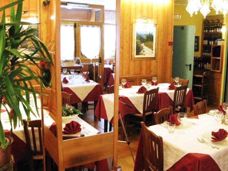 Hotel Bucaneve image