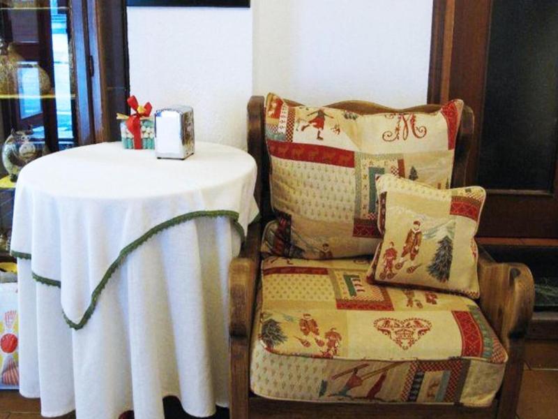 Hotel Bucaneve image