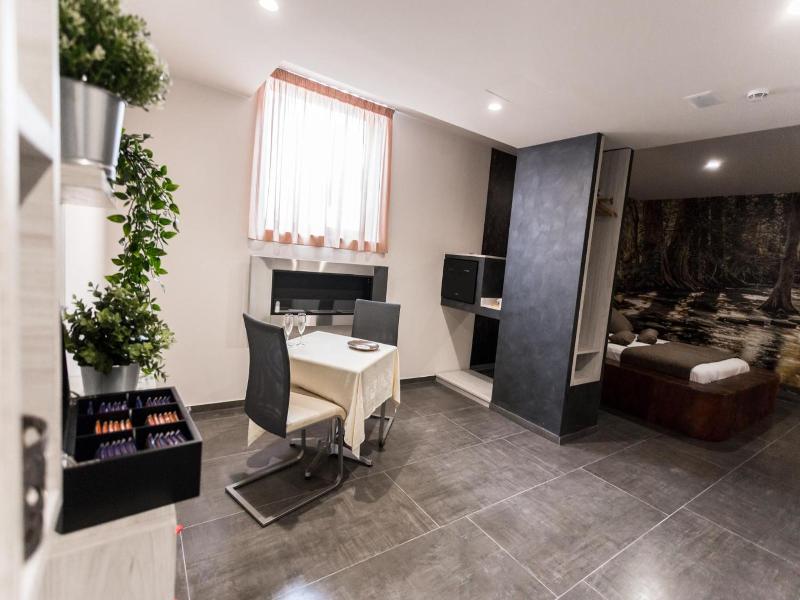 Halanus Hotel And Resort image