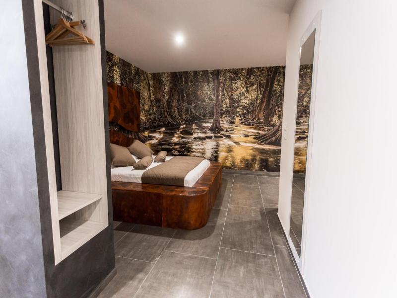 Halanus Hotel And Resort image