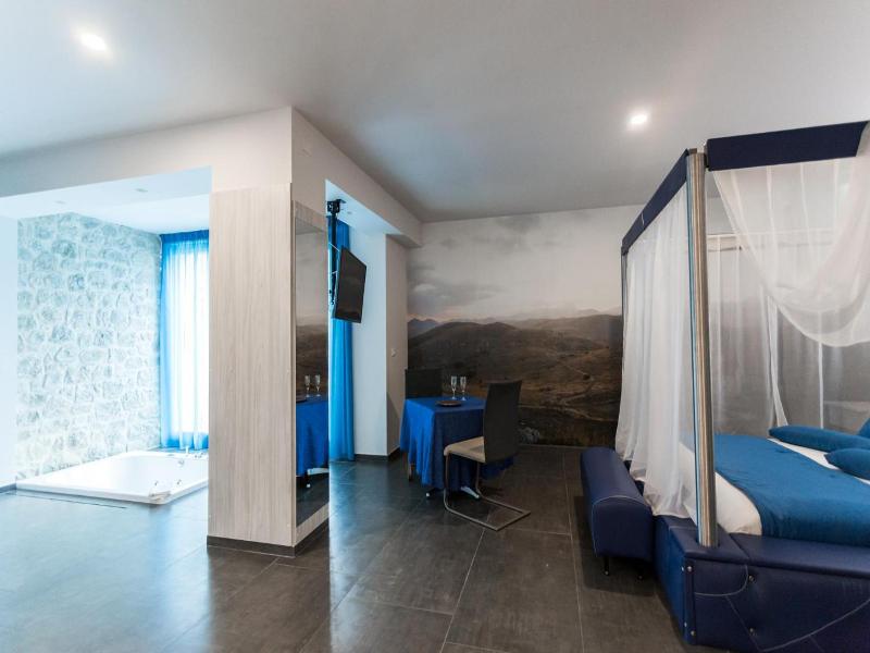 Halanus Hotel And Resort image