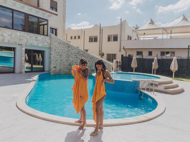 Halanus Hotel And Resort image