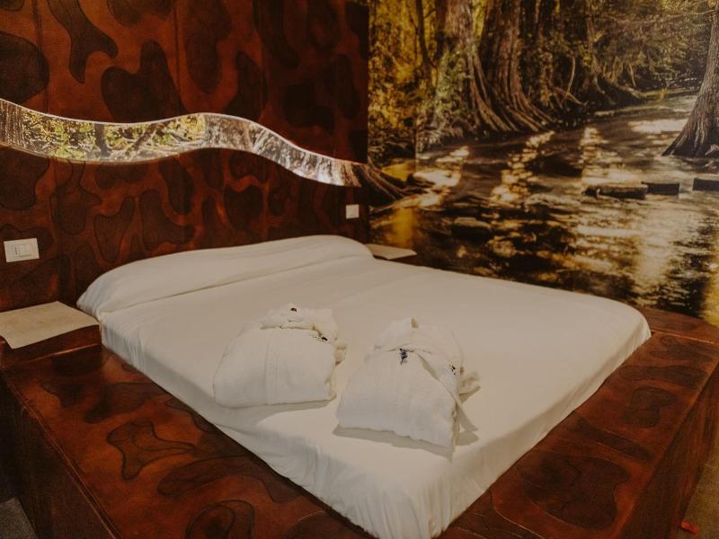 Halanus Hotel And Resort image