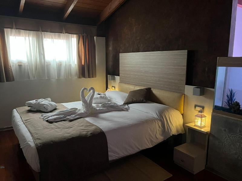 Halanus Hotel And Resort image