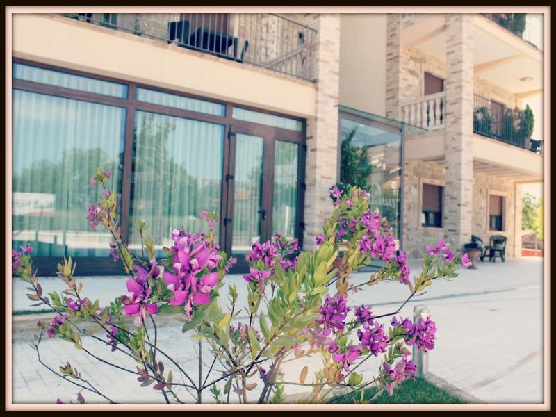 Halanus Hotel And Resort image