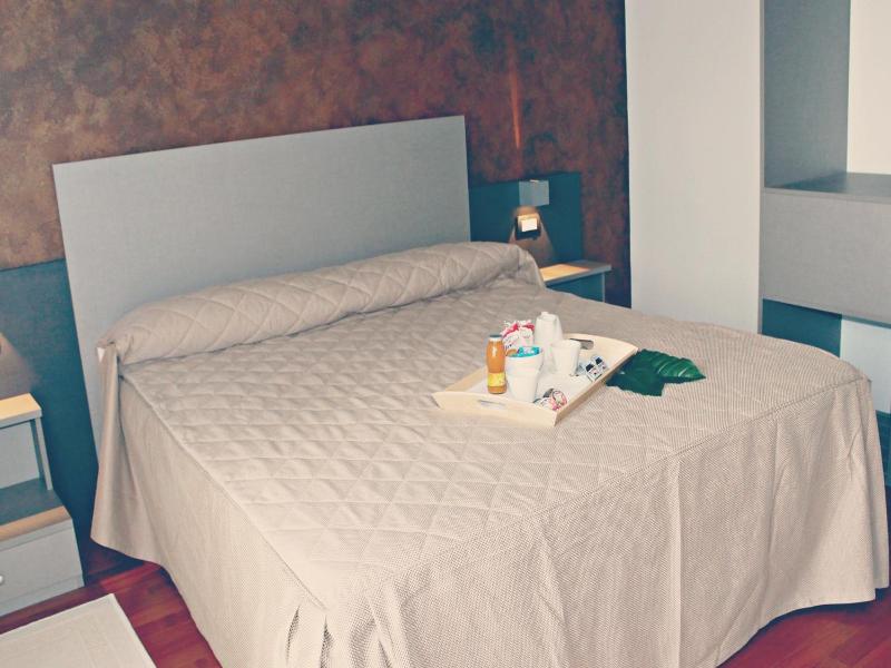 Halanus Hotel And Resort image