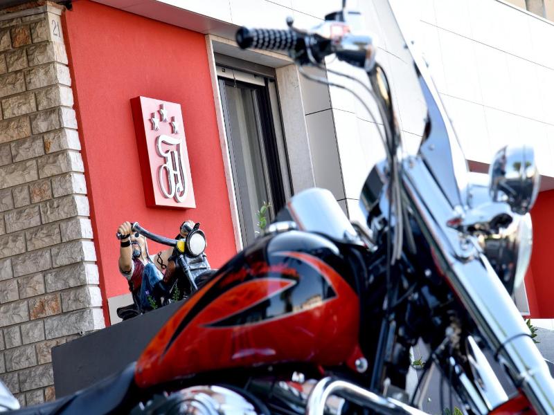 Hotel Italia image