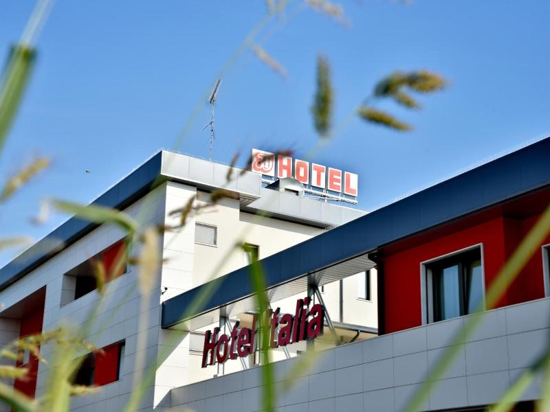 Hotel Italia image