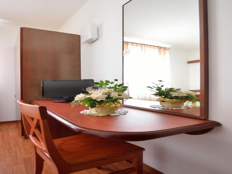 Hotel Italia image