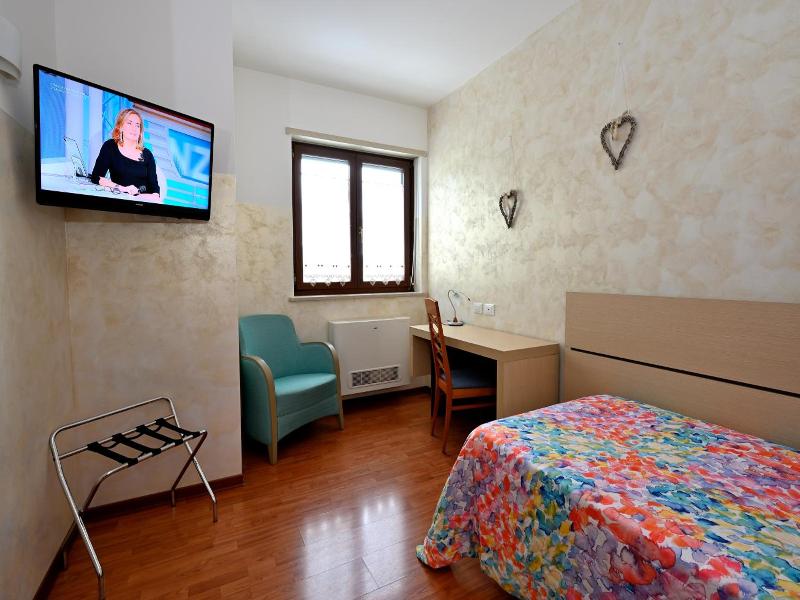 Hotel Italia image