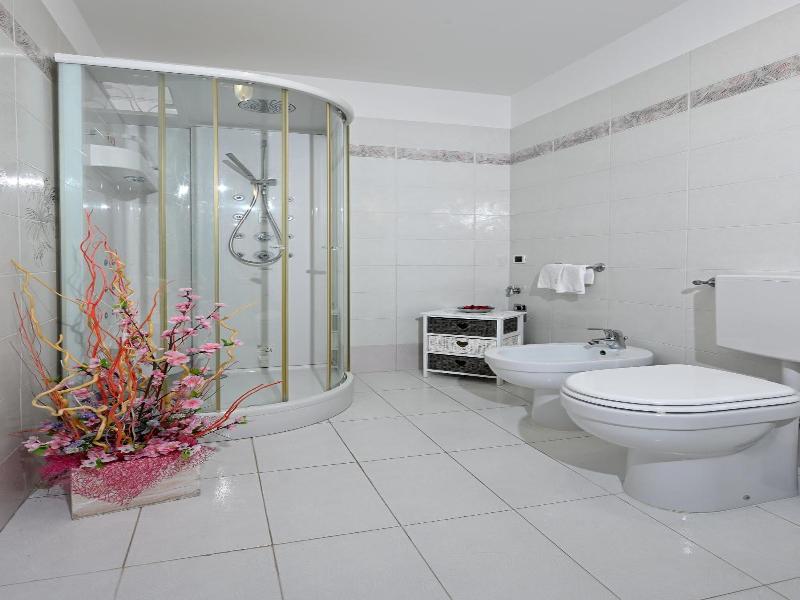 Hotel Italia image