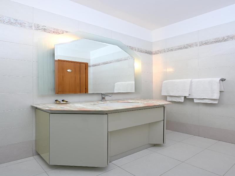 Hotel Italia image