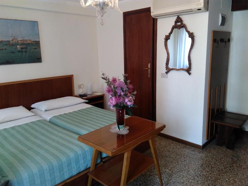 Albergo Al Gobbo image
