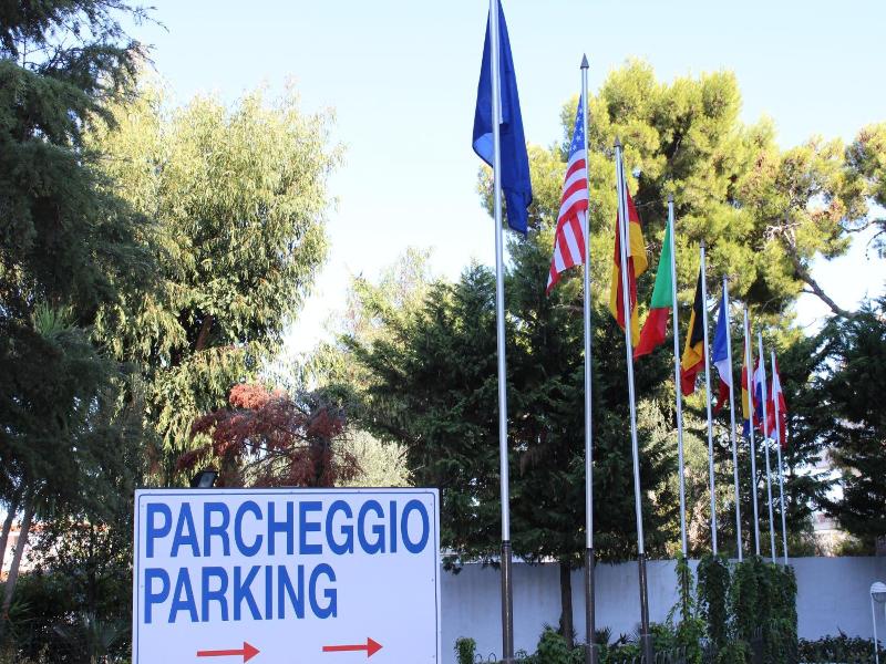 Vittoria Parc Hotel image