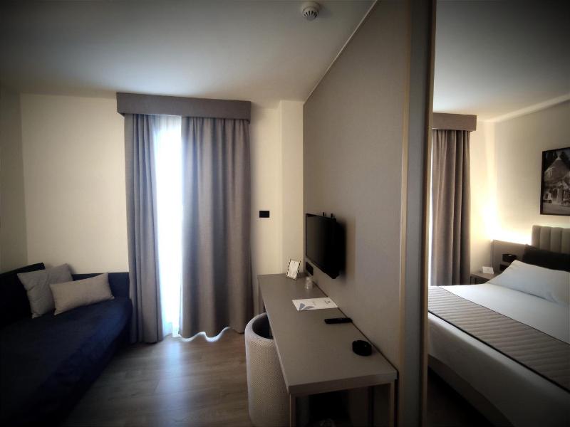 Vittoria Parc Hotel image