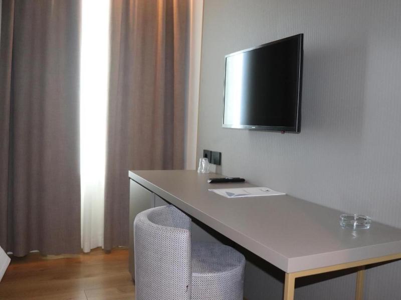 Vittoria Parc Hotel image
