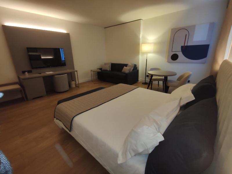 Vittoria Parc Hotel image