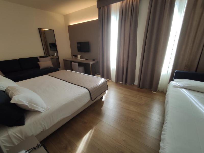 Vittoria Parc Hotel image