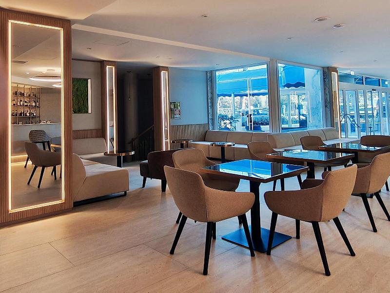 Vittoria Parc Hotel image